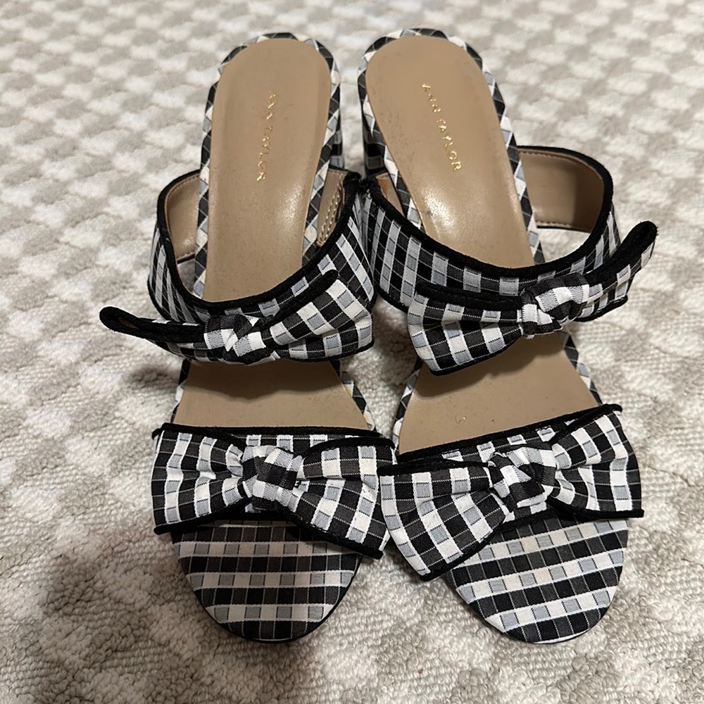 Ann Taylor Black/White gingham bow heels size 7.5